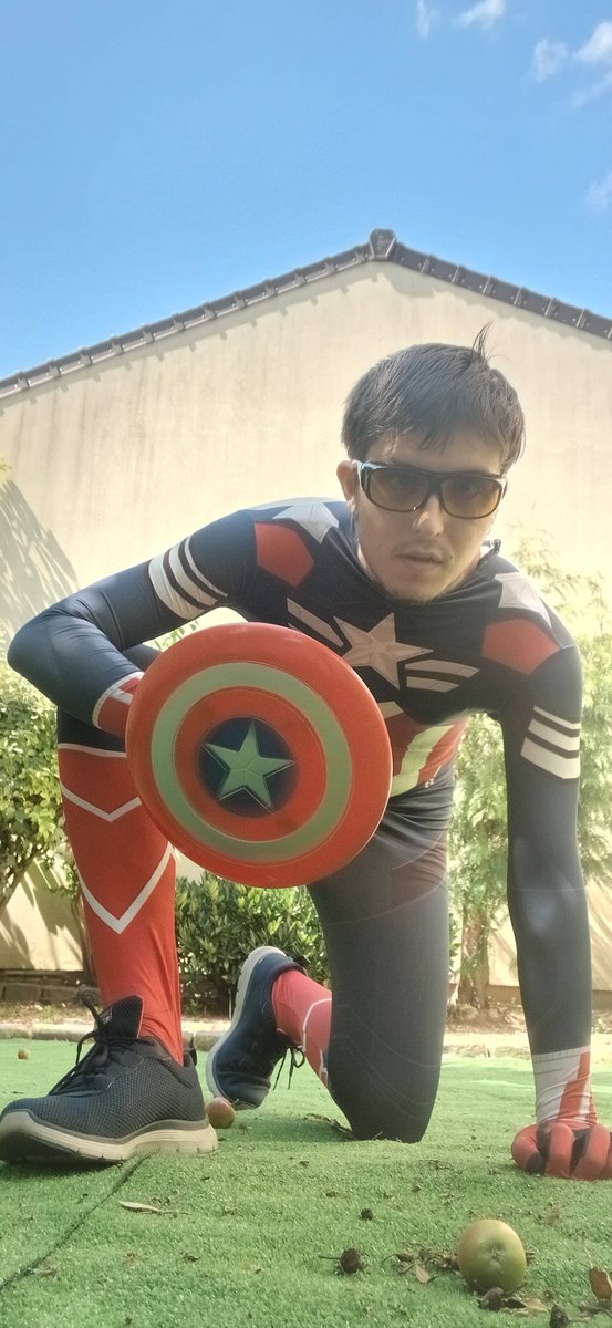 Mizore_Japan's tweet photo. Falcon (Captain America) #cosplay #cosplayMarvel #Instagram https://t.co/kL47jbyFtI