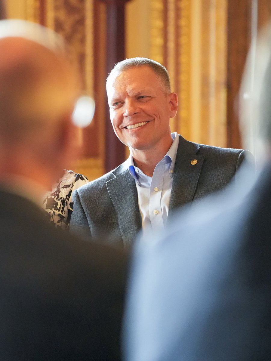 LGHendersonUtah's tweet image. Congratulations to @andersonljess on his retirement. As a public servant, he has worked tirelessly throughout his career to keep Utahns safe and protected. Thank you Commissioner Anderson.