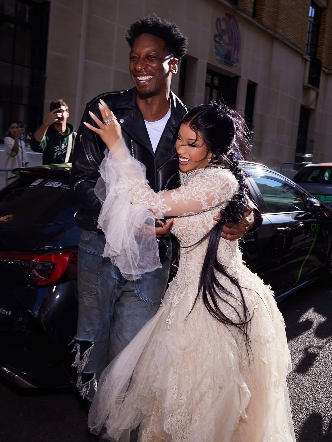 Gvc4NOZX0AESime?format=jpg&name=large Cardi B Just Silenced the Haters — Her Look at Fashion Week Screamed ‘Freedom’ and the Internet Can’t Handle It