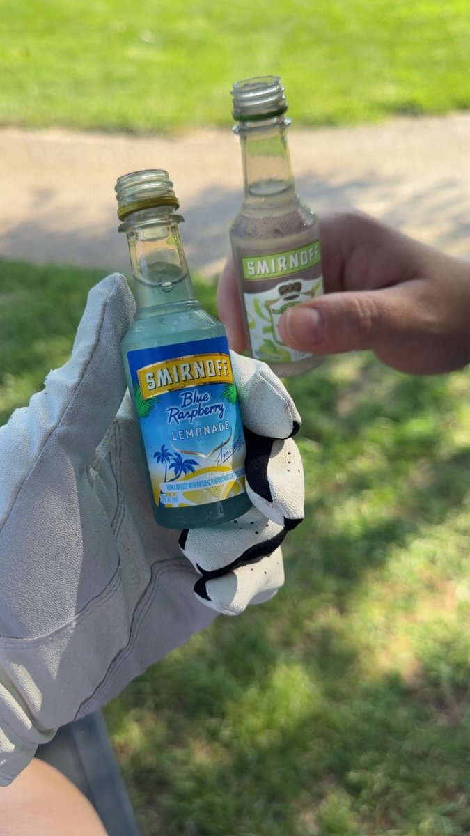 JenJoy's tweet photo. This probably won't help our round...#golfleague #sweatymess https://t.co/ANkMzgu2eh