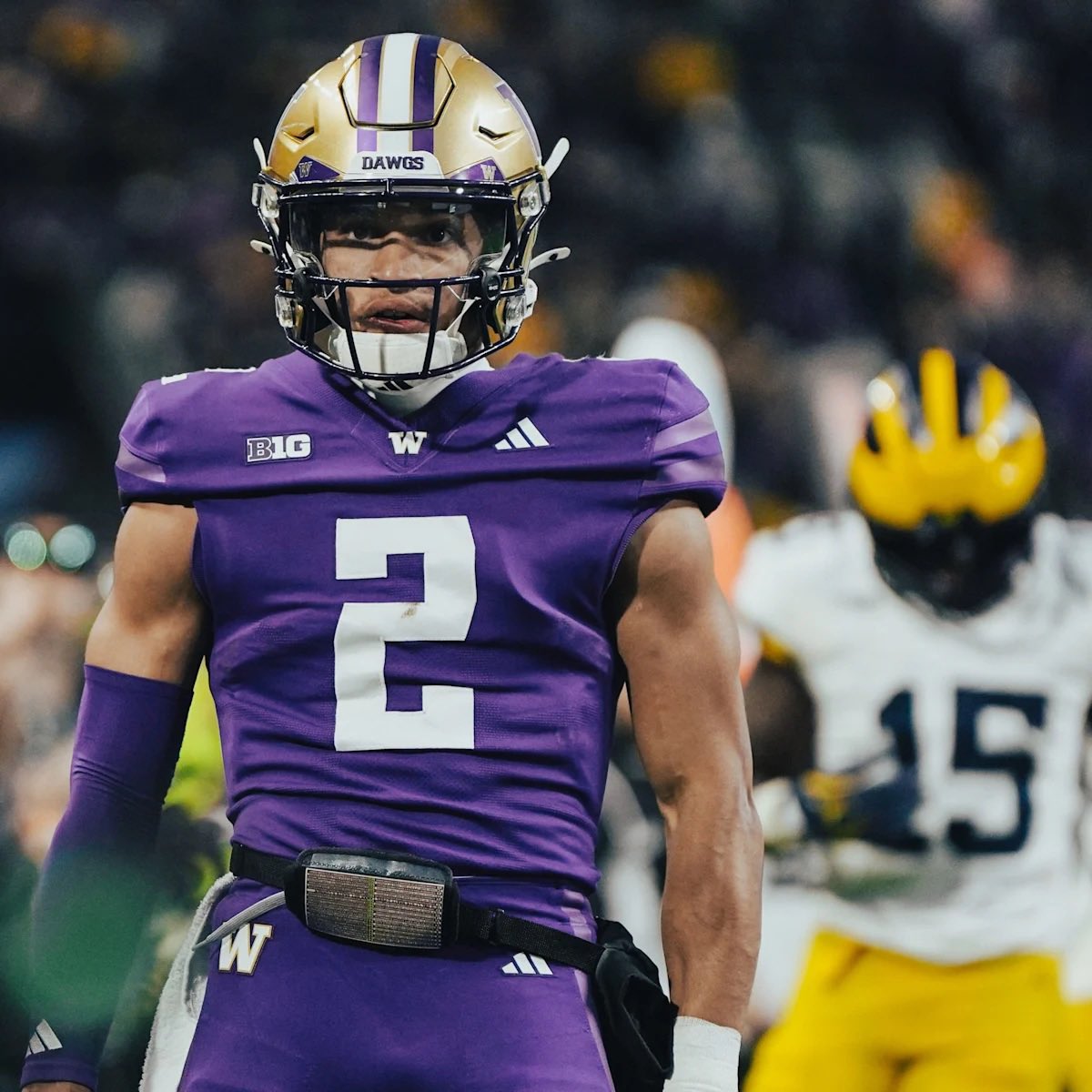 Barstoolhuskies's tweet image. Who will do better in the 2025 season: Demond Williams or Dante Moore 🤔

#GoHuskies