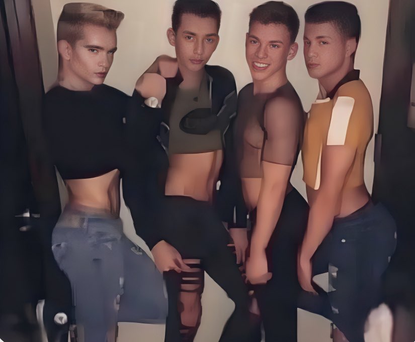YSLONIKA's tweet photo. which fanbase is this ? https://t.co/f0p1eAyXL8