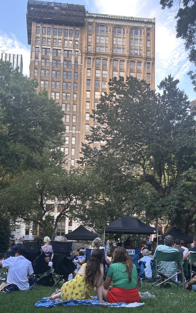emmanuelBHarel's tweet image. I’ve lived in Paris.
I’ve lived in London.
I’ve lived in Singapore.
New York City is the cultural capital of the world.
(Featuring public string quintet performance in Madison Square Park)