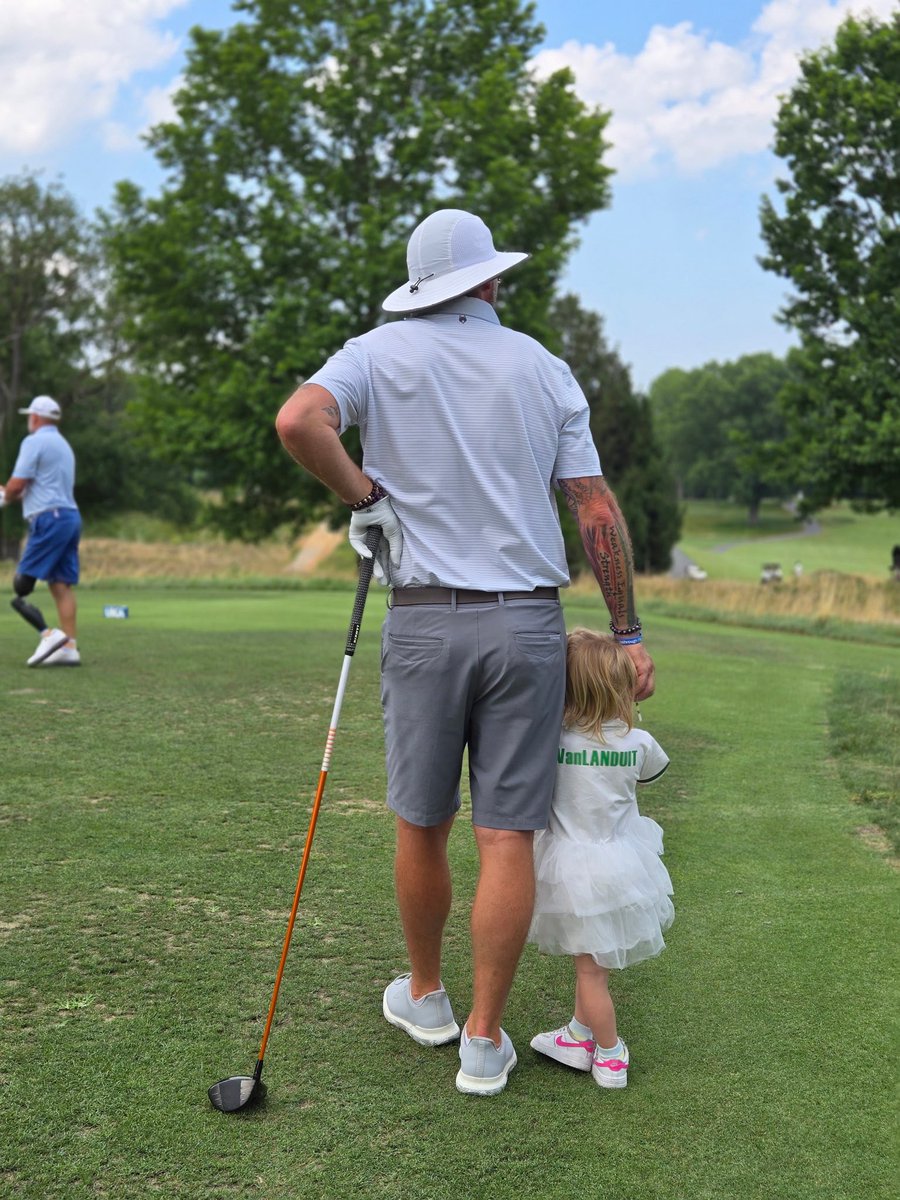TurfTank's tweet image. Damn wife keeps sharing photos from the week and I keep getting choked up! #girldad #adaptiveopen #fshd