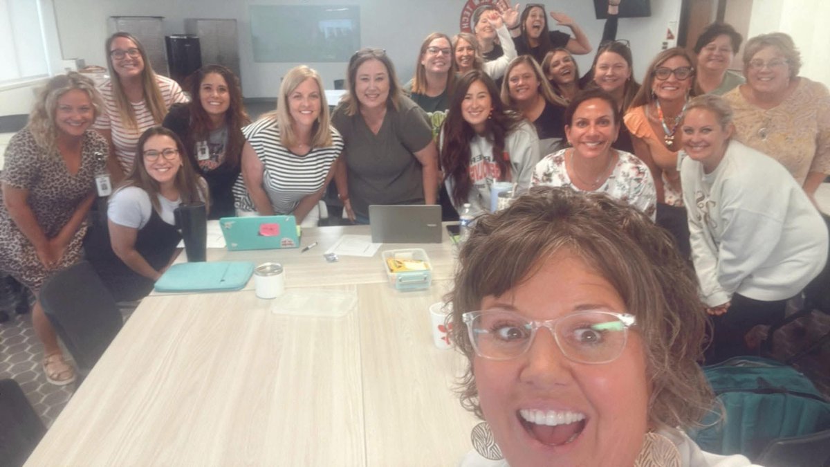 Deanna Lovesmith tweet media