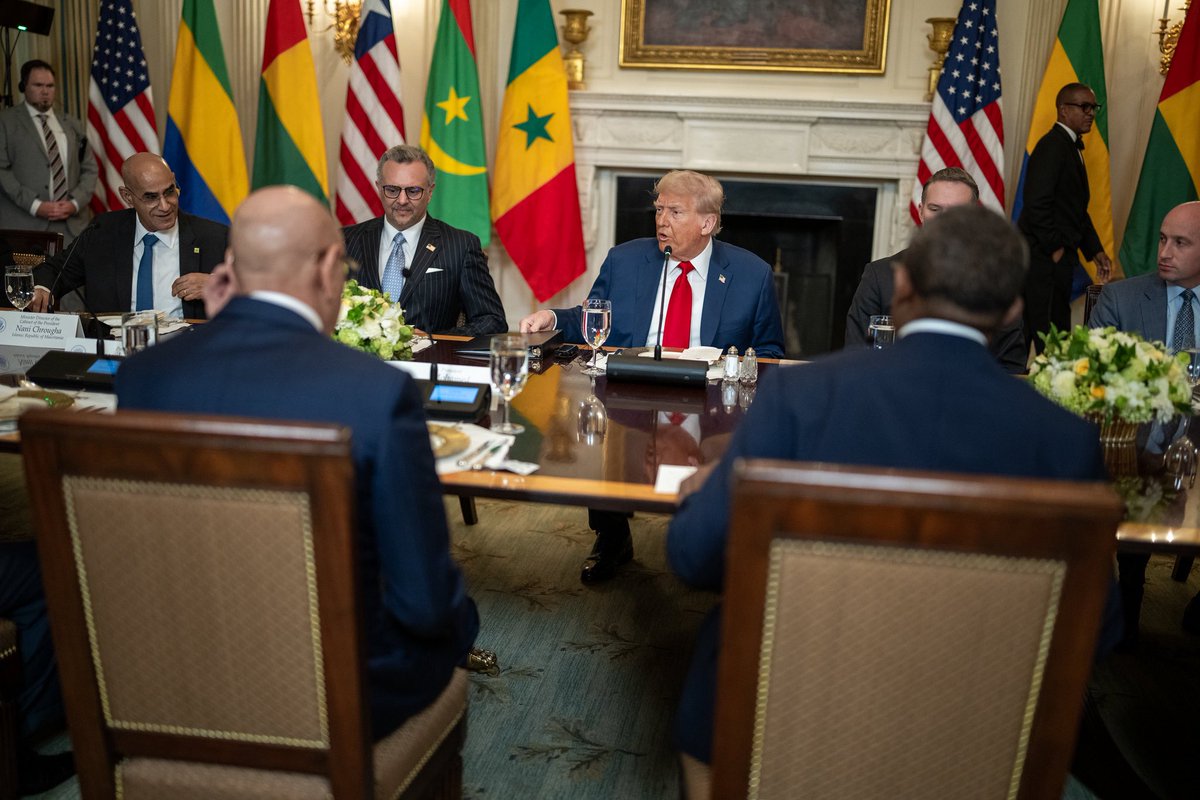 US_SrAdvisorAF's tweet image. It was my honor to join @POTUS at the White House today to host the heads of state of Gabon, Guinea-Bissau, Liberia, Mauritania, and Senegal. This administration sees African nations as vital commercial partners, and today's dialogue reflects our commitment to deepening our…