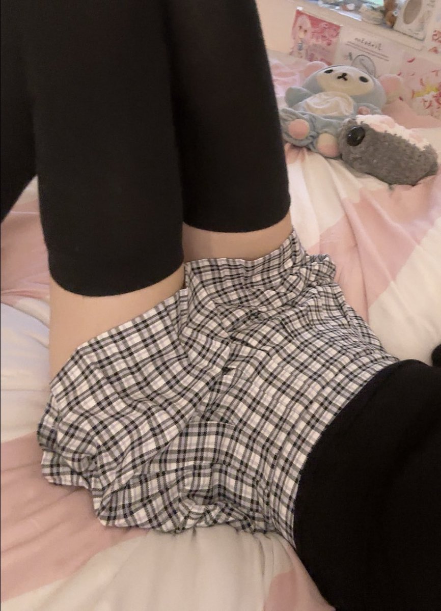 elliibear's tweet image. showing off my fit for the day &amp;gt;:3