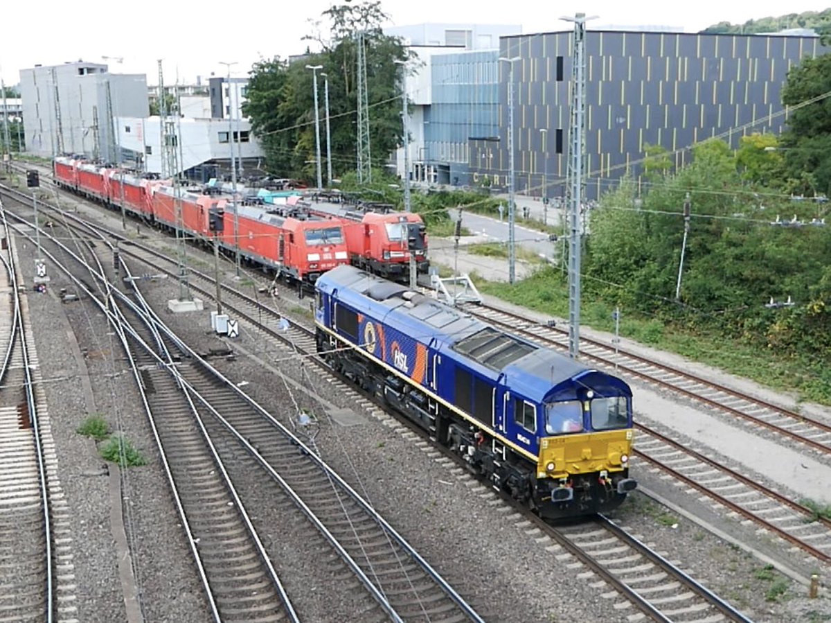 HistorianBlood's tweet photo. #Aachen - Westbahnhof yards - some snaps for the ‘shed’ bashers. #trains #freighttrains #Diesels https://t.co/fPiJWPnDLj