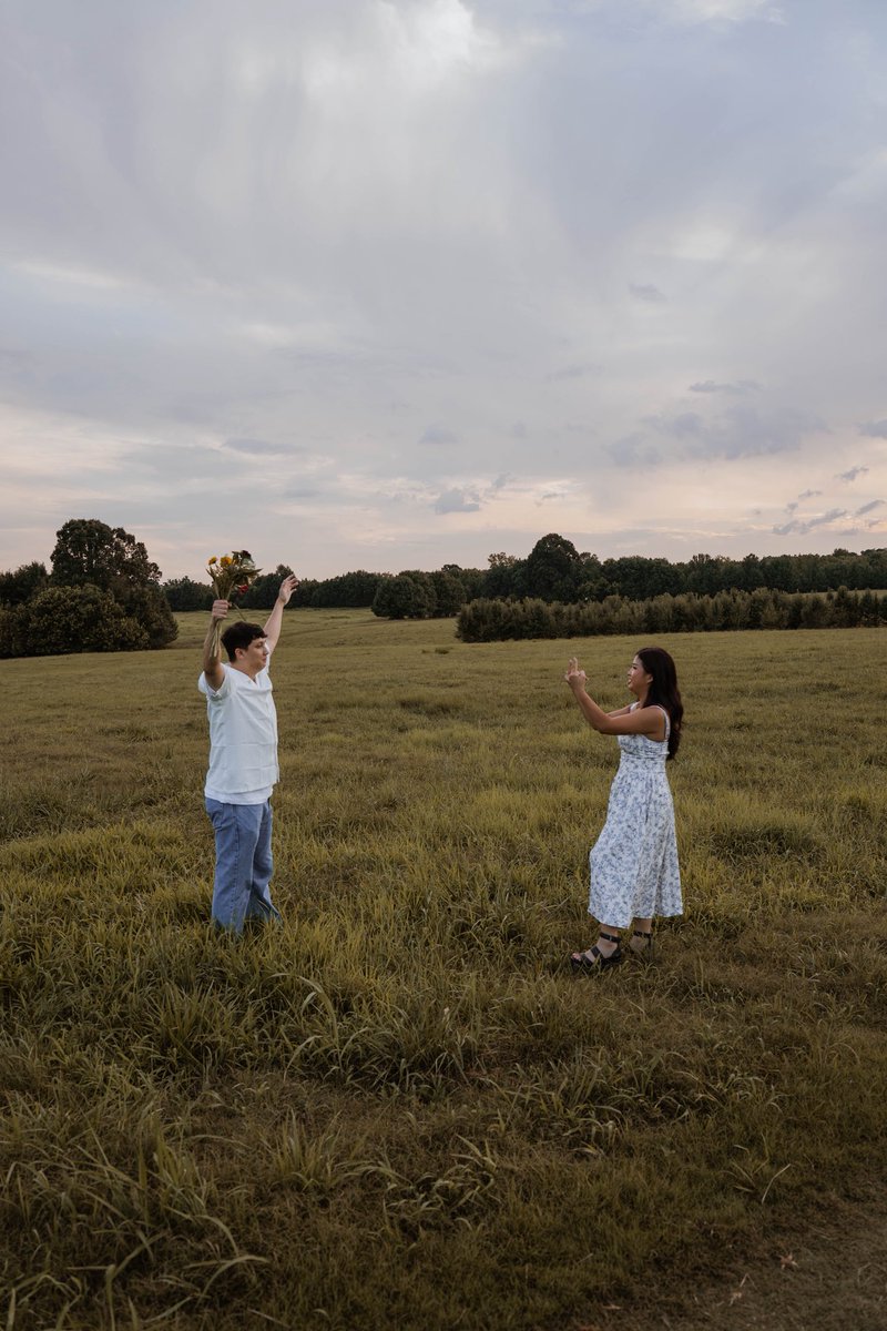 We can never take a normal ass photo 😭