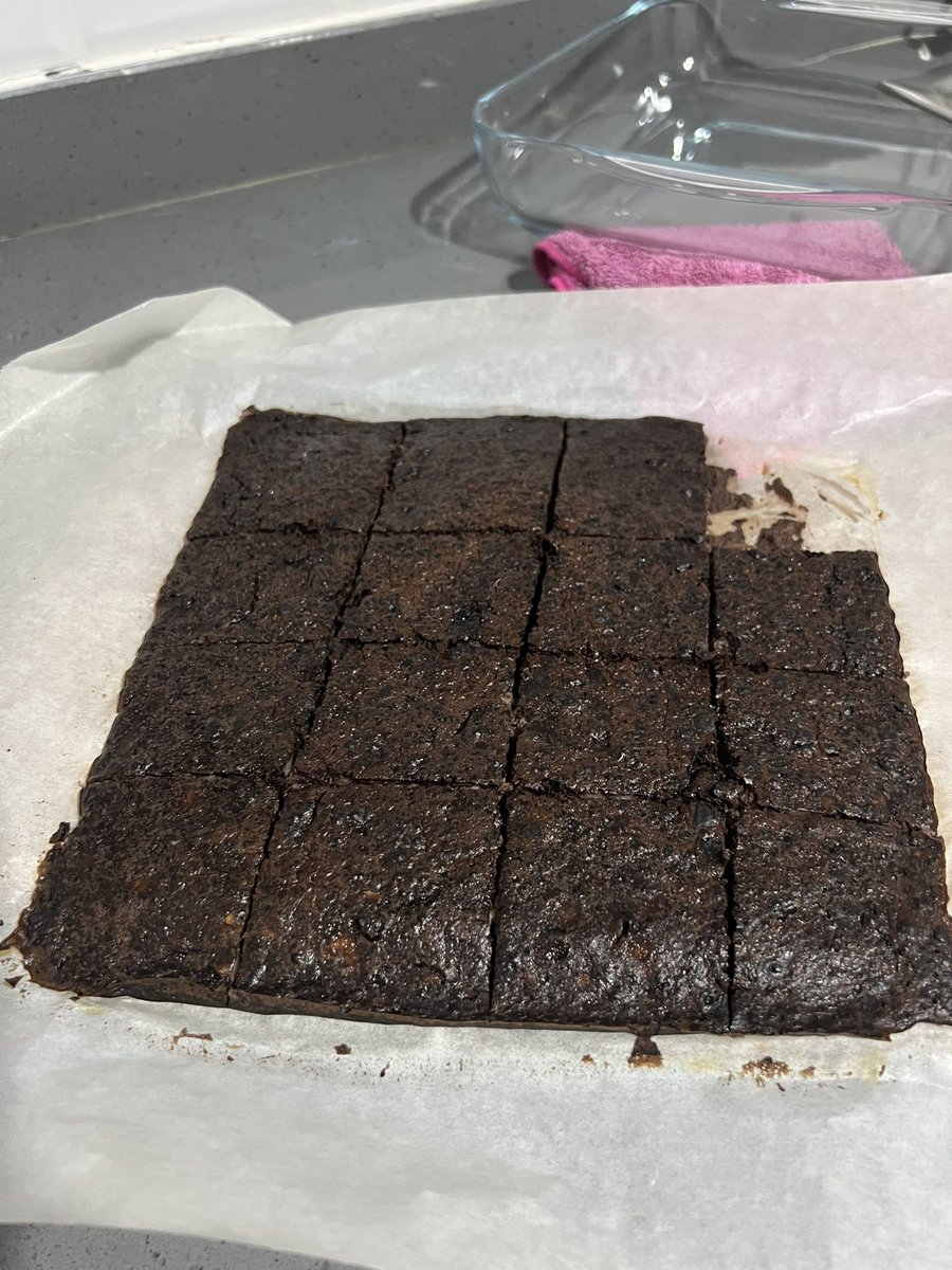 Her bakımdan yetersiz olan o brownimsi oluşum. (İlginç görünebilir ama bu benim bir tasarımım)