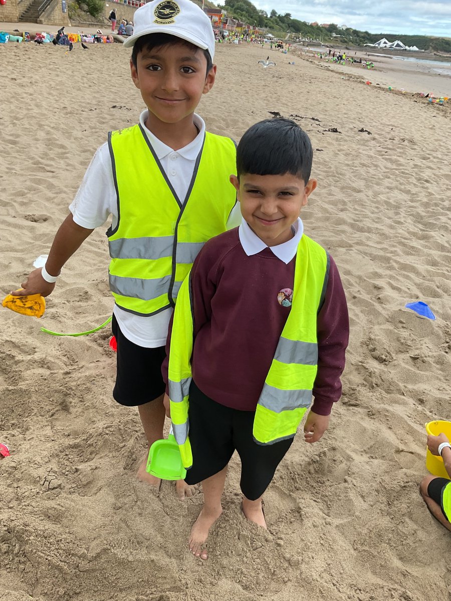 Year 2 have had an amazing day in sunny Scarborough today! The children loved playing on the beach, splashing in the sea and ice lollies too! #WeExceed