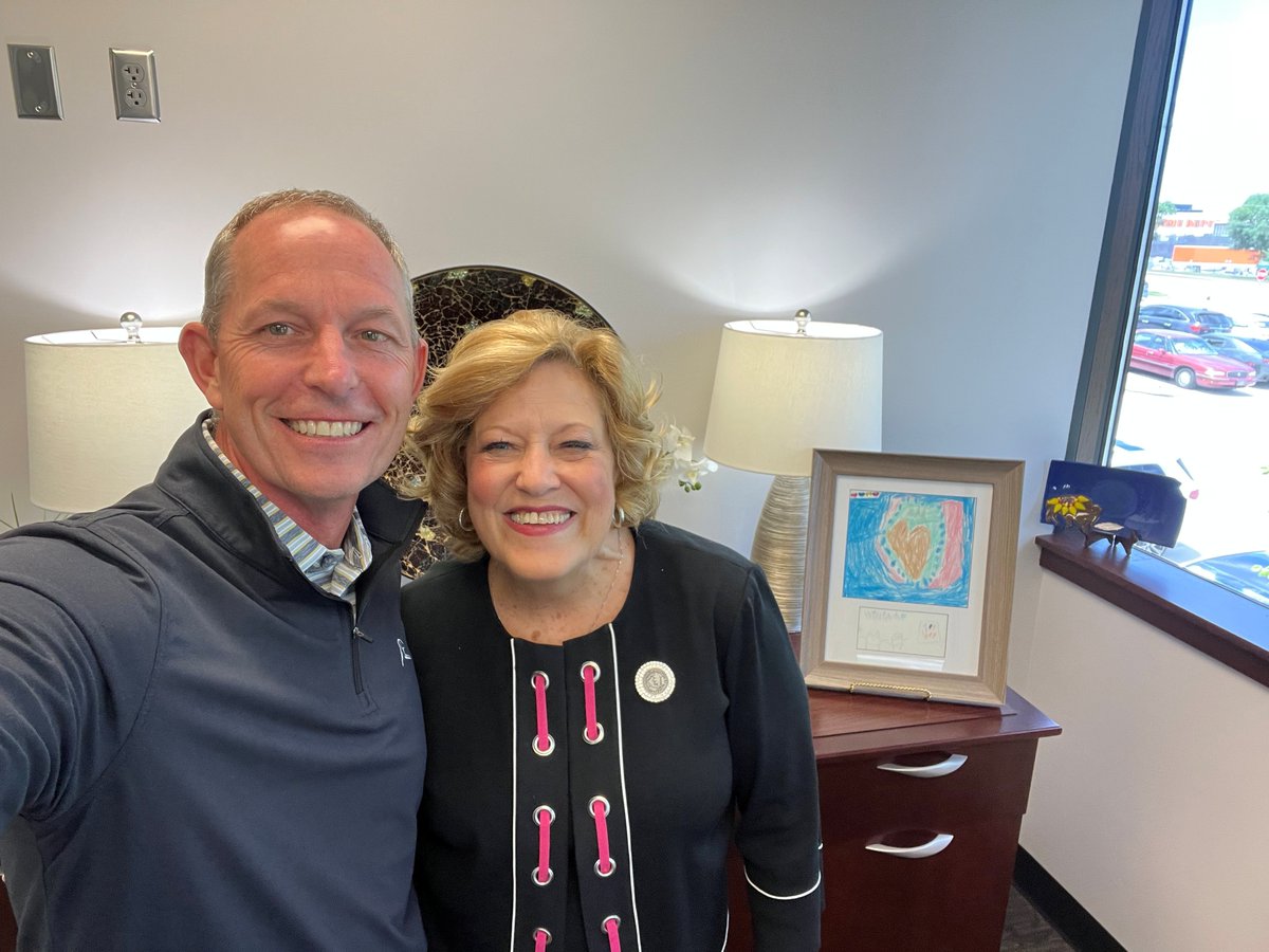 farmersalliance's tweet image. Our President &amp;amp; CEO, Brian Lopata, met with Vicki Schmidt, Kansas Insurance Commissioner, to discuss industry insights. Together, we’re shaping a stronger future for Kansas insurance! Thanks, Vicki and @KSinsurancedept! 💼 #KansasInsurance #Leadership #CommunityEngagement