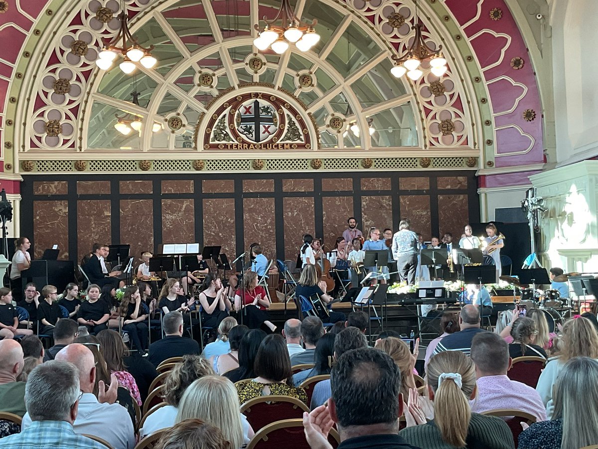 I was so proud to watch one of our music superstars play her brass instrument at St Helens Town Hall tonight. Well done! 👏🎺 #Thattoprim_music