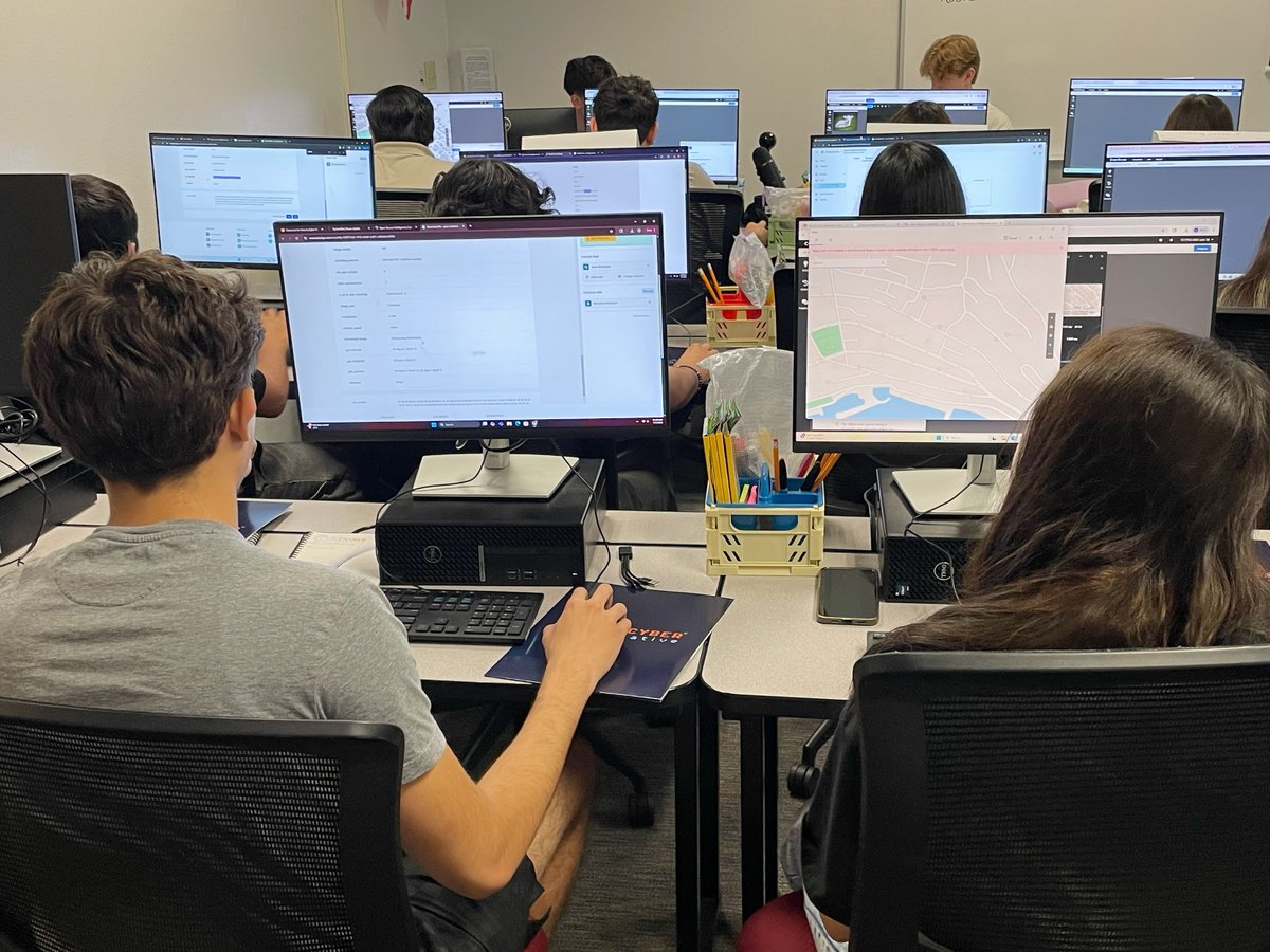 az_cyber's tweet image. What an electric bootcamp in San Luis AZ! So grateful for our partnership with @ArizonaWestern & @SanLuisHigh. Seeing students excited about cybersecurity & ready for local careers reaffirms why community collaboration is key to the future workforce!