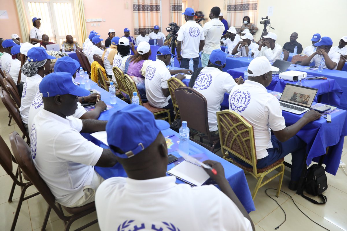 OITAbidjan's tweet image. 🎤À Ziniaré🇧🇫, lancement du #CaféMédias de @OITAbidjan avec 50 journalistes et communicants.
Un espace d’échange pour donner aux médias les outils nécessaires pour mieux comprendre notre action, relayer nos messages, et surtout porter la voix du travail décent partout au 🇧🇫.
