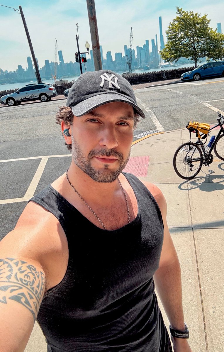 LevanArtist's tweet photo. 🚲☀️ https://t.co/AXaIa8fsW7