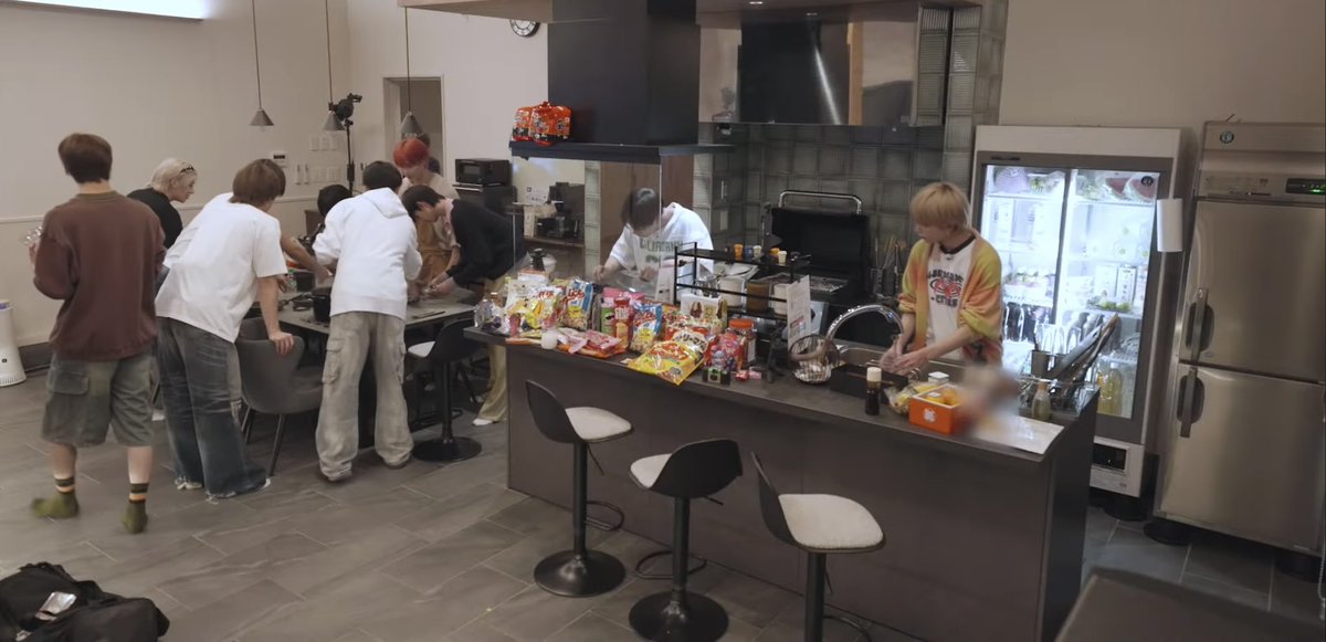 (っ- ‸ - ς) tweet media