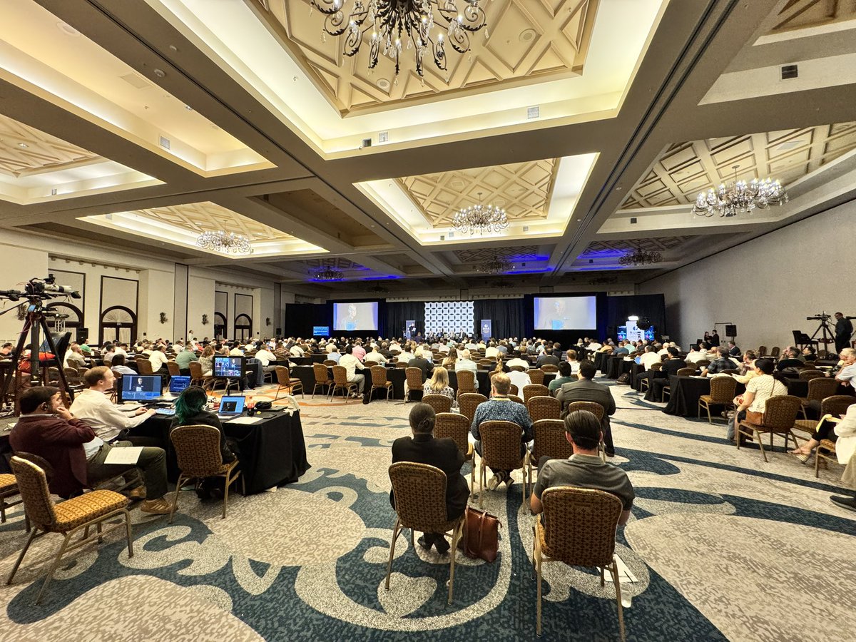 ChadPeters_NV's tweet image. Meeting up with lots of existing and new $RDG, $RDGMF investors at the Rick Rule symposium with packed investor panels every day. Thank you for the invite @RealRickRule!