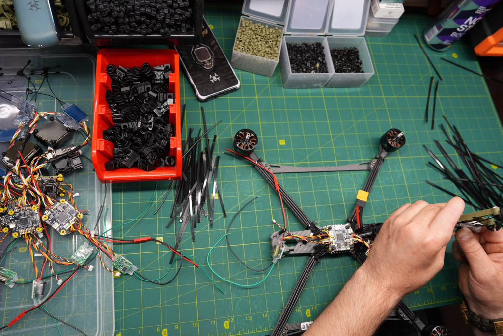 wilendhornets's tweet image. Behind the scenes: building Wild Hornets drones 🐝⚙️
Take a look at how we turn parts into precision-strike UAVs.
👇 Donate here:
💳 Apple Pay, Google Pay, Credit cards: secure.wayforpay.com/payment/wildho…
💲 PayPal, Crypto Currency: linktr.ee/wildhornets
🔗 monobank:…