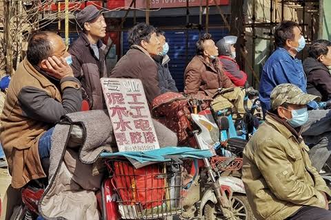 real_insight_1's tweet image. Imagine being illegal in one's own country!
🇨🇳 China has a system called "Hukou" which divides the population into rural and urban categories (Internal visa system)
It restricts rural residents to access urban resources and are discriminated
China ≠ disco lights buildings alone