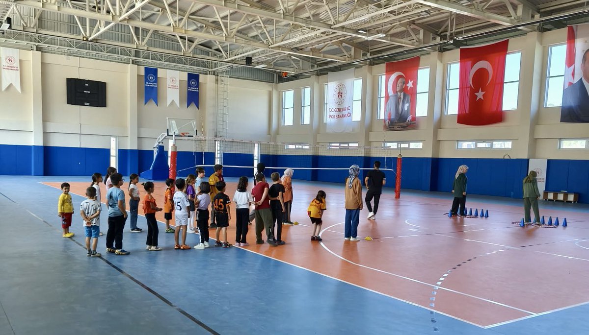 Erkan_gsb's tweet photo. Hadim Gençlik ve Spor İlçe Müdürlüğümüz bünyesinde çeşitli branşlarda başlattığımız yaz spor kurslarımıza başladık.Yoğun ilgiden dolayı tüm çocuk,genç ve velilerimize teşekkür ederiz.#Spor #genclikspor #Gençlik #mutluçocuklar https://t.co/Q1WOalt0vV