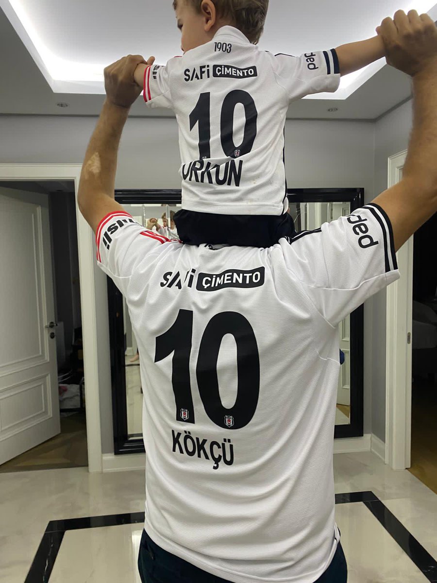 Orkun Kökçü içinde bulunduğumuz yüzyılda para ve kariyer odaklı maddiyat eksenine karşı Aşkın başkaldırısıdır. Orkun Kökçü BeşiktAŞK dir.

Orkun’um ateşi yaktık haydi bekliyoruz seni… <a href="/OrkunKokcu/">Orkun Kökcü</a> <a href="/Besiktas/">Beşiktaş JK</a> #beşiktaş #OrkunKökçüYuvaya <a href="/HaberKartali/">Haber Kartalı</a> <a href="/sercan_dikme/">Sercan Dikme</a> <a href="/firatgunayer/">Fırat Günayer</a>