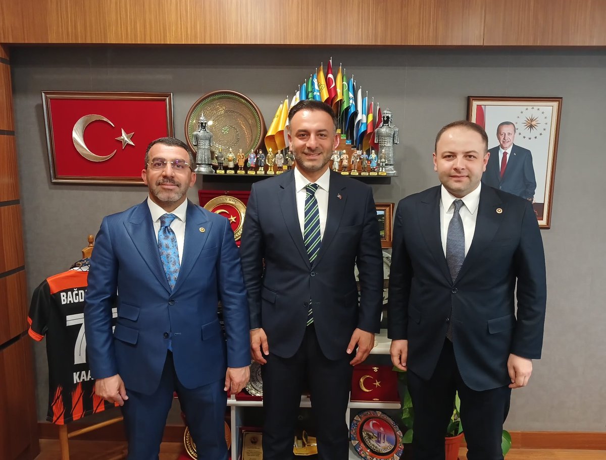 📍 TBMM

AK Parti Genel Merkez Teşkilat Başkanlığı Kars ve Ardahan Koordinatörümüz <a href="/ferhatdag23/">FERHAT DAĞ</a>'ı, Ardahan Milletvekilimiz <a href="/kaankoc75/">Kaan Koç</a> ile birlikte TBMM'de misafir etik.

Koordinatörümüze nazik ziyareti için teşekkür ediyor, teşkilatımız için yapacağı çalışmalarda muvaffakiyetler
