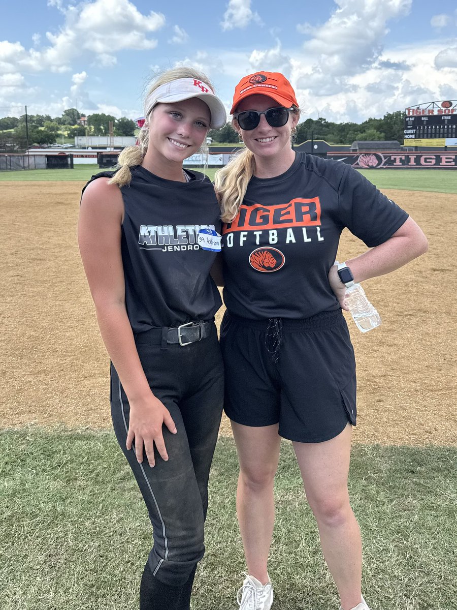 addieschovanec's tweet photo. I hat a great time at camp yesterday in Ada with @CoachWyattECU!  #gotigers

@AthleticsJendro @RustyWincheste1 @BrianJendro https://t.co/wwILNIL6ls