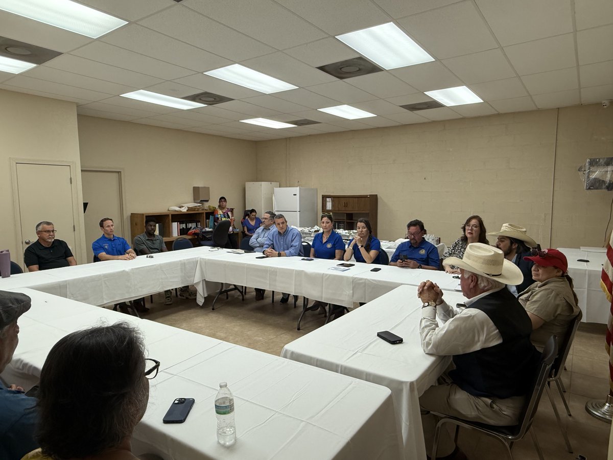 TXGulfSeafood's tweet image. Commissioner Sid Miller participated in the Blessing of the Fleet with other Texas officials to hear directly from local shrimpers about their difficulties. #TexasAgricultureMatters #GulfShrimp #BlessingOfTheFleet #GulfSeafood