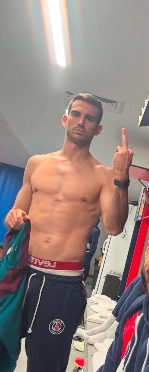 <a href="/KMbappe/">Kylian Mbappé</a>