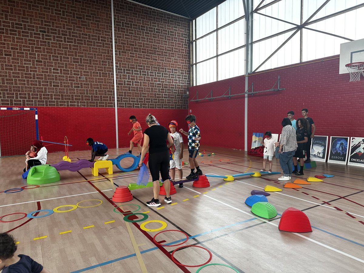 stephane LEPETIT (@lepetitsteph) on Twitter photo L’été est bien parti ! Que ce soit au Chemin Rouge ou à Denise Cacheux, nos Centres Sociaux sont sur le Pont ! Des belles animations sont organisées pour les jeunes, les familles et nos anciens ! Avec <a href="/lillefrance/">Ville de Lille</a> , personne n’est seul durant l’Eté ! <a href="/al_lechner/">Alechner</a> L’été est bien parti ! Que ce soit au Chemin Rouge ou à Denise Cacheux, nos Centres Sociaux sont sur le Pont ! Des belles animations sont organisées pour les jeunes, les familles et nos anciens ! Avec <a href="/lillefrance/">Ville de Lille</a> , personne n’est seul durant l’Eté ! <a href="/al_lechner/">Alechner</a>
