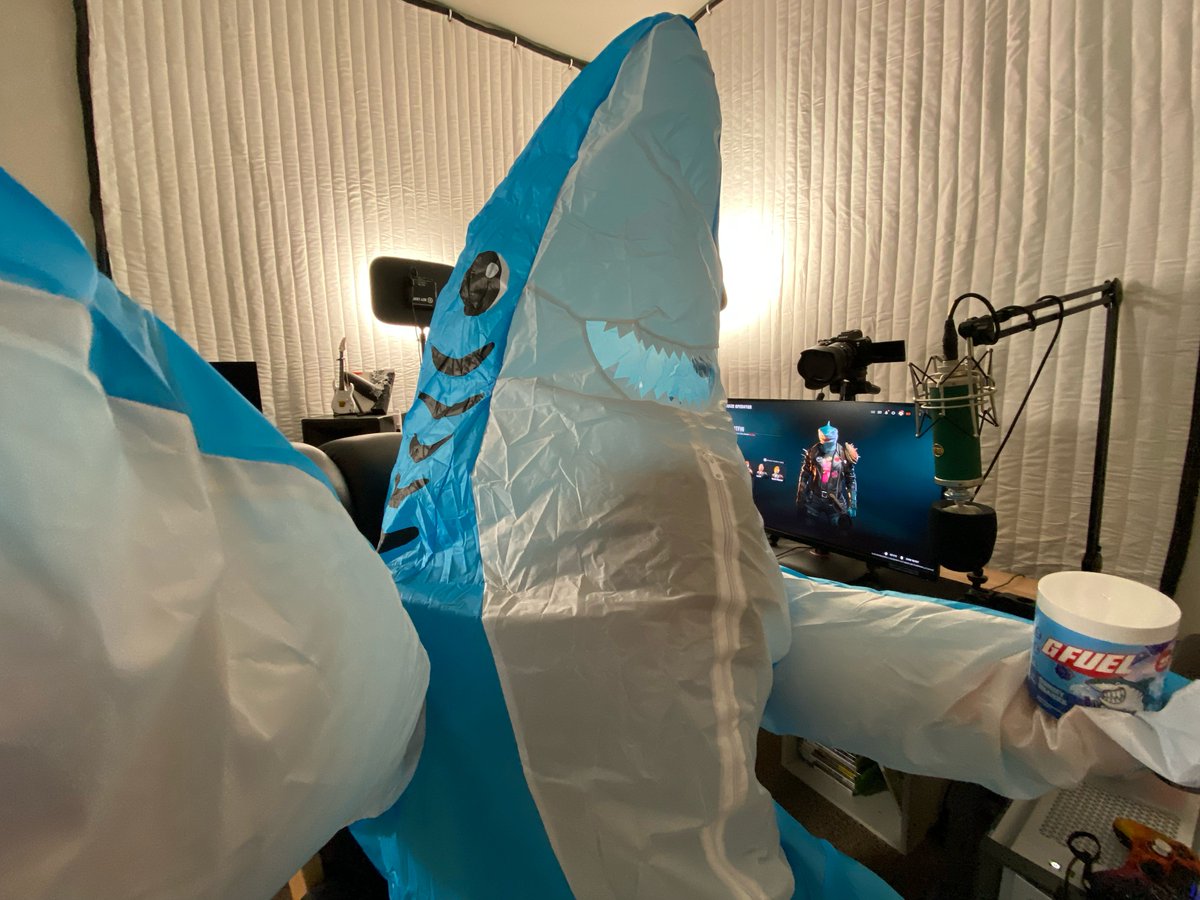 Just a shark playing Call of Duty as a shark while drinking <a href="/GFuelEnergy/">G FUEL®</a>'s new Gummy Shark flavor during Shark Week 🦈

Check it out here and save 20% using code M3RK! ⇨ gfuel.com/products/gummy… 🔥