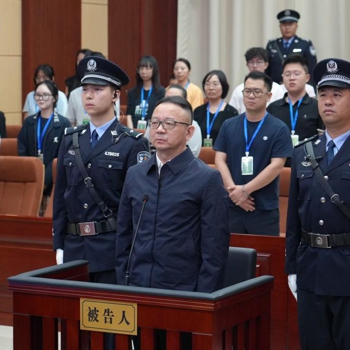🚨🇨🇳 BREAKING

Former Chinese official Wang Yong was just SENTENCED TO DEATH, with a two-year reprieve, for accepting $38 MILLION in bribes.