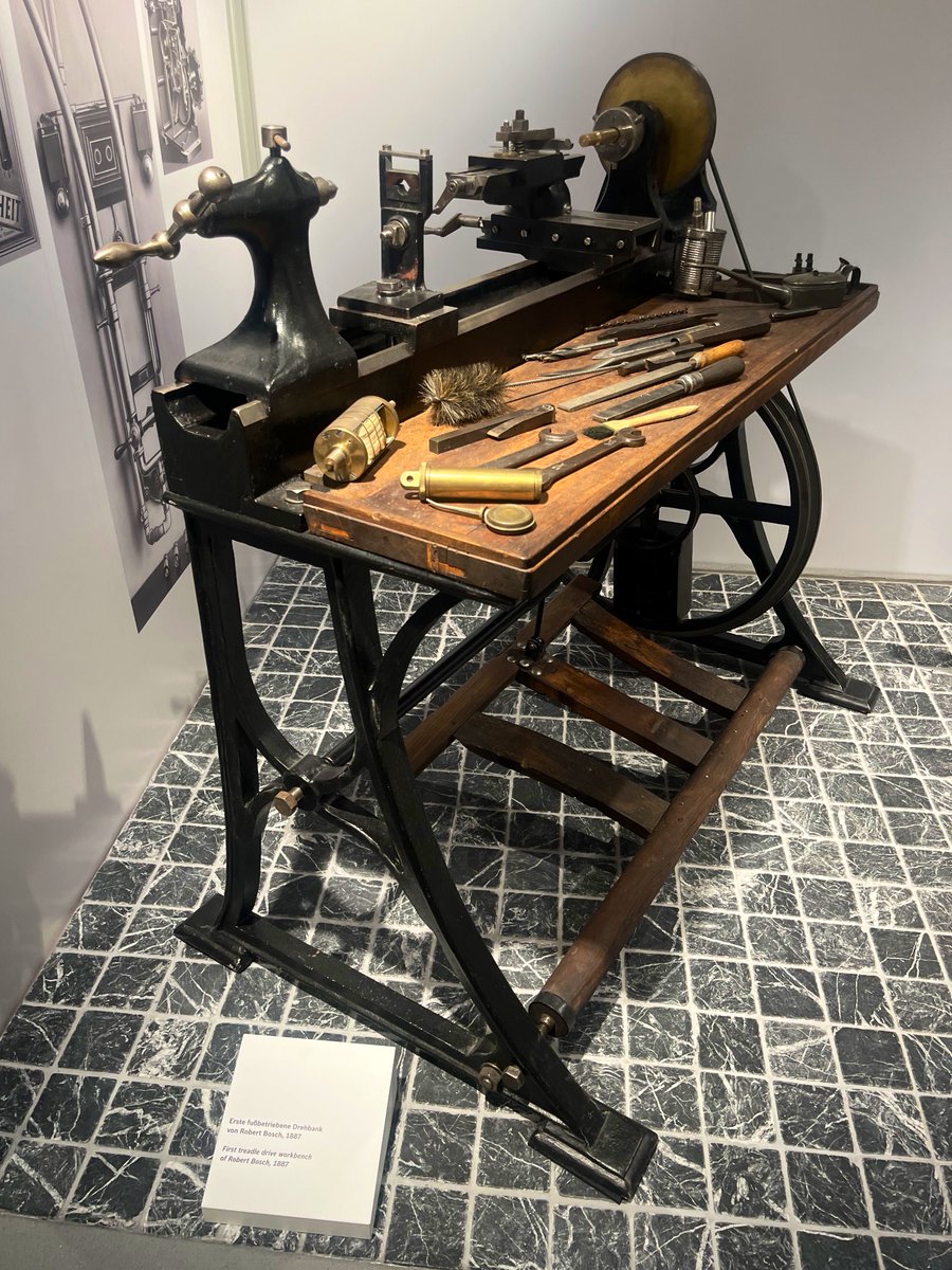 Quick pilgrimage to where it all began this evening: Rotebühlstraße 75 B.

In 1886, in the courtyard, Robert Bosch opened his ‘Workshop for Precision Mechanics and Electrical Engineering’.

And a few roads away in the Bosch Archive in Stuttgart, his first workbench is on display.