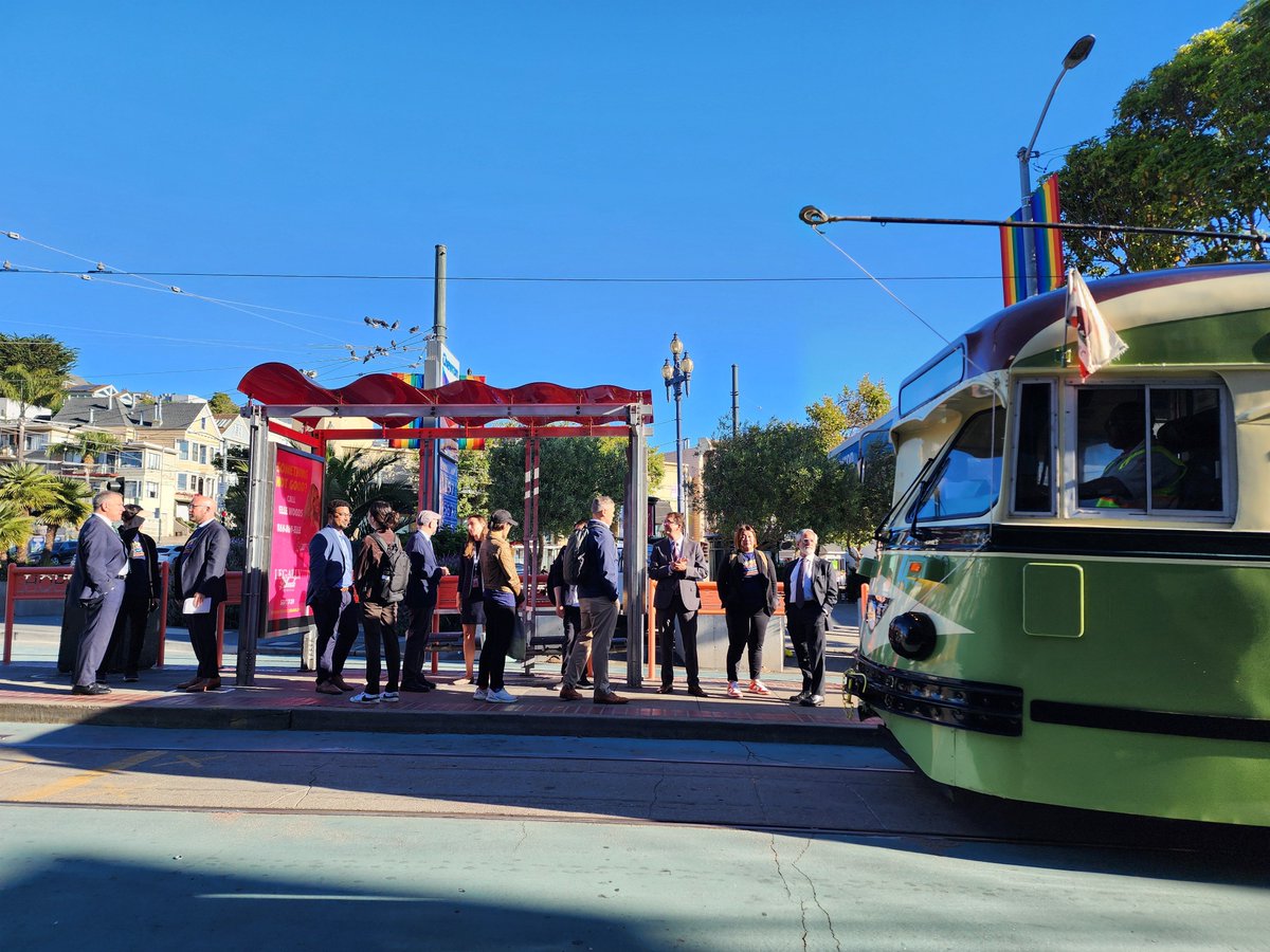 SFTRU's tweet image. Who's excited for Transit Month? 🙋 We're looking for volunteers to help support and run this HUGE event! Sign up using the link below, or contact @SFTRU and @SeamlessBayArea directly.
Sign up to volunteer here: buff.ly/HkfKVJB
