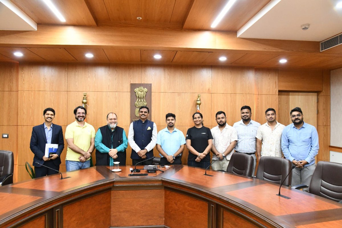 CSAssam_'s tweet image. Had a very engaging discussion with the team of the Assam AVGC-XR Development Association (AADA), along with their Chief Advisor Shri Ashish Kulkarni, Chairman of the AVGC-XR Forum at FICCI, regarding policymaking in the field of Animation, Visual Effects, Gaming, Comics, and…