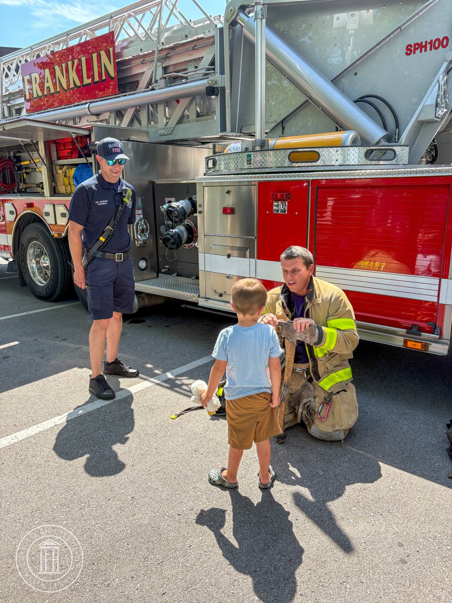 FranklinFire's tweet image. It’s Community Helpers Week in the Children’s Department at the Williamson County Public Library in Franklin!
Join us for Storytime with a Franklin Firefighter on Thursday, July 10 — back by popular demand after Tuesday’s amazing turnout of 300 attendees!
Franklin Firefighters…