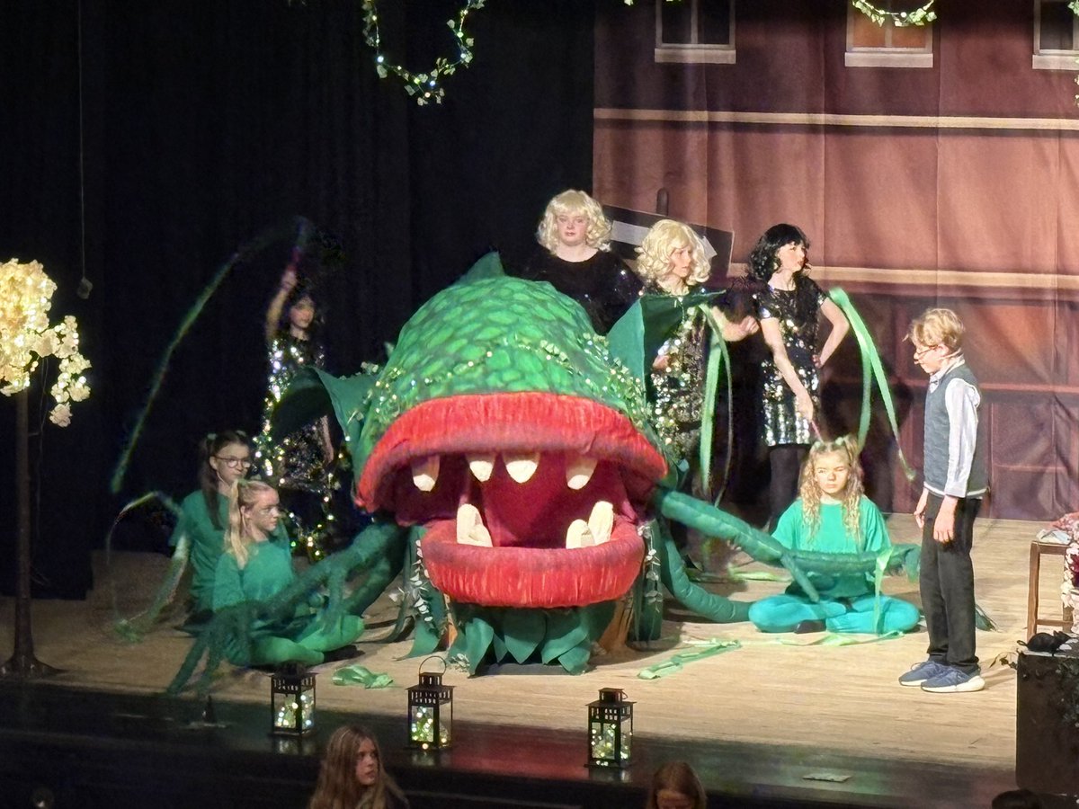 PATCarletonHigh's tweet photo. What a fantastic show! The staff and student band are awesome and the wow those kids can sing! https://t.co/DoFl5KSLdW