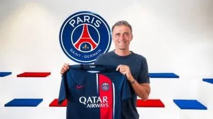 El PSG va a ser el primer y único equipo de la historia en ganar un septete, pero además ganará el balón de oro con Dembelé y el golden boy con Doue. 

La temporada más perfecta en la historia del fútbol
