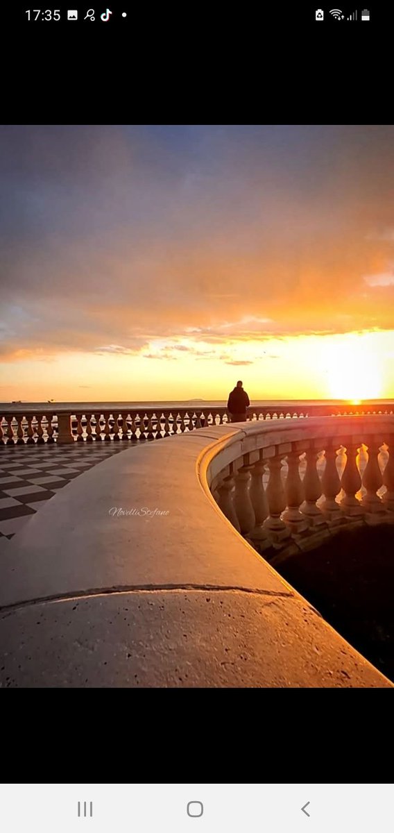 ❣💞❣ In the closure of this beautiful summer day with hot but sultry temperatures this sunset is the icing to wish everyone a good evening. ❣💞❣