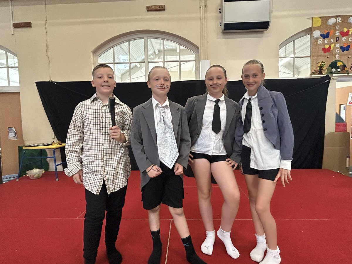 A fabulous opening night of Snow White by our incredible Showstoppers Club! 
Courage, hard work, and pure magic on stage - what a way to shine! We certainly have some future stars! #SouthdaleSparkle ✨✨