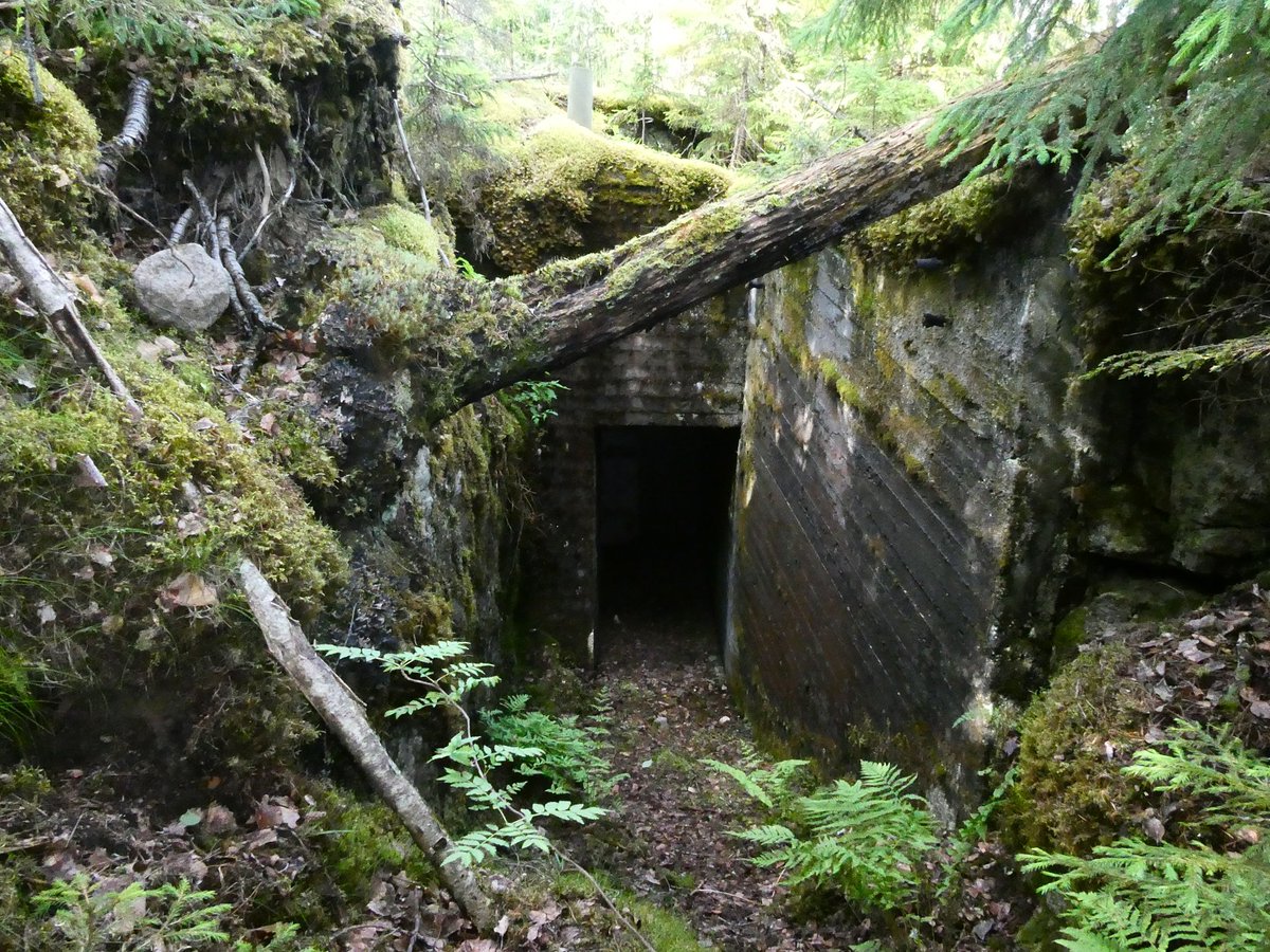 half__watt's tweet image. Ruinous machine-gun position and throughflow valve used to cool off the barrel