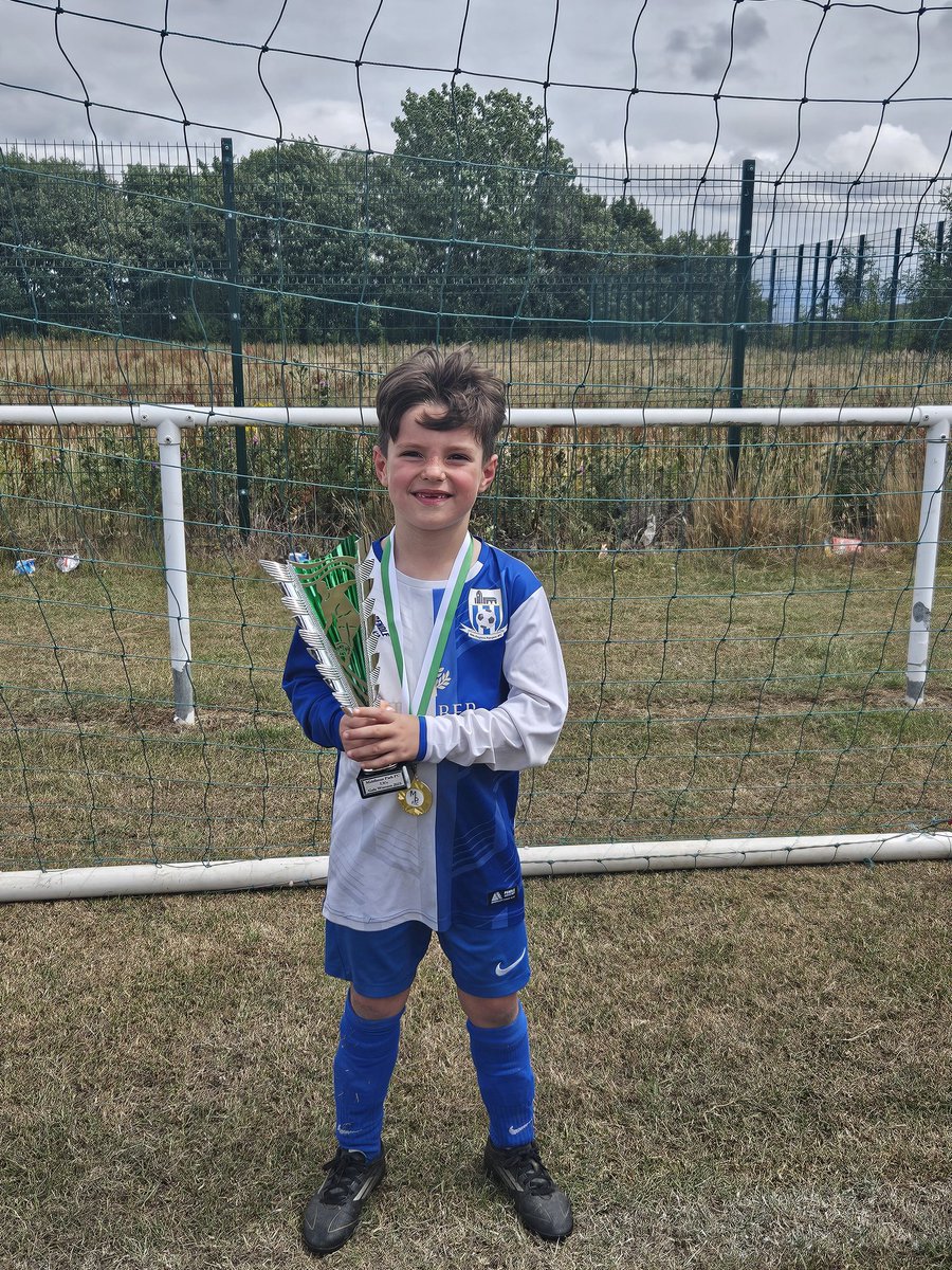 No place I'd Radebe 💙💛 tweet media