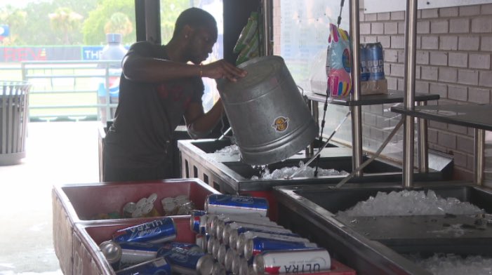 WebbWright's tweet image. The Riverdogs are a
popular for students looking for work…one of several businesses partnering with SCWorks and new employment initiative by Lt. Gov. Pamela Evette…the current SC unemployment rate is just 4%….70k jobs still need to be filled @ABCNews4 #chsnews
