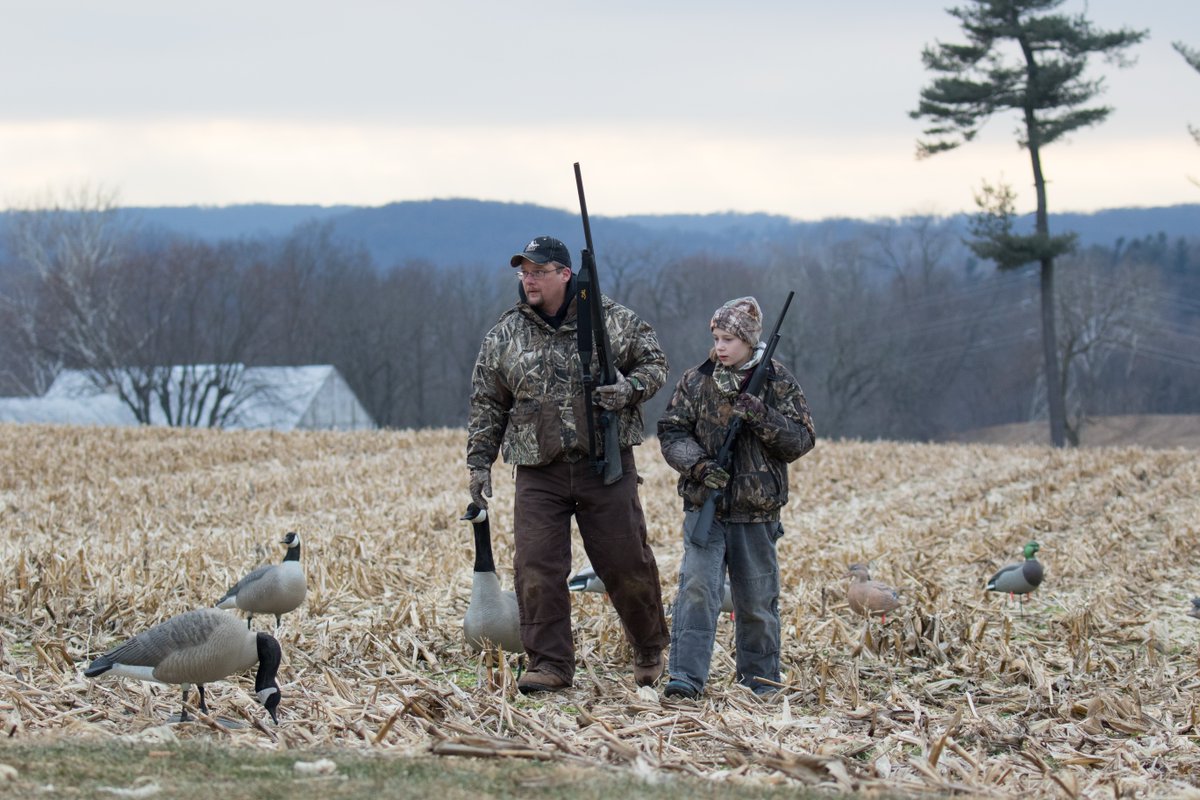 A big win for Pennsylvania hunters! Today, Gov. Josh Shapiro signed the new law fully repealing the Sunday hunting ban. It doubles weekend hunting opportunities for PA waterfowlers. Delta Waterfowl advocated for this long-overdue change.

 Read more: loom.ly/zcY7GTU