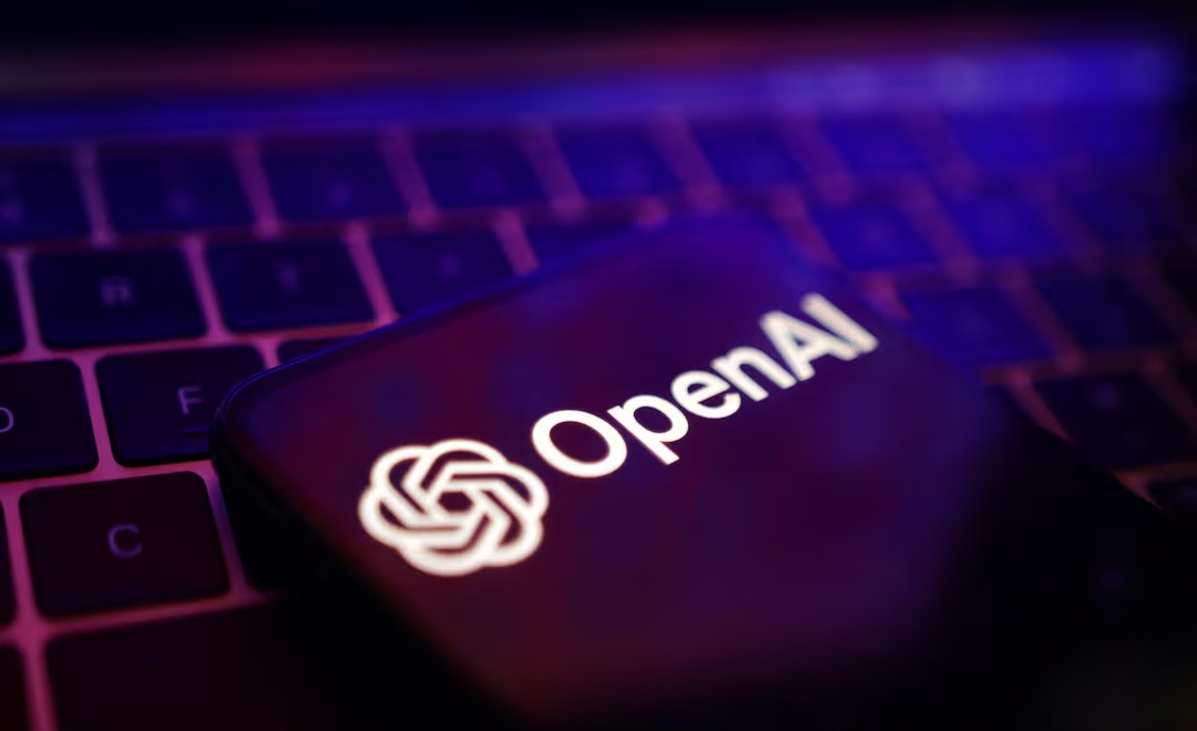 CodeWithNafees's tweet photo. OpenAI is gearing up to release its own AI-powered web browser imminently likely within the next few weeks.
According to Reuters, OpenAI is on the verge of launching a new web browser built atop the Chromium platform.

Which web browser do you use ??
Chrome 
Brave https://t.co/ceysJT2rag