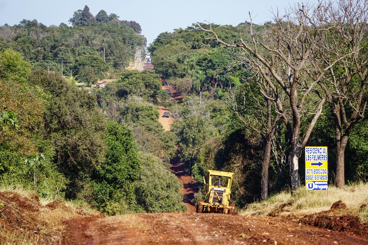 Encarnación (@muniencarnacion) on Twitter photo 🛣️ La Municipalidad de Encarnación continúa trabajando en la mejora de caminos que conectan barrios y asentamientos, optimizando el acceso a servicios y la calidad de vida de la población.
🚜 Intervención actual: tramo PY-01 – FOCEM – Itá Paso.
+Info: encarnacion.gov.py/noticias/camin… 🛣️ La Municipalidad de Encarnación continúa trabajando en la mejora de caminos que conectan barrios y asentamientos, optimizando el acceso a servicios y la calidad de vida de la población.
🚜 Intervención actual: tramo PY-01 – FOCEM – Itá Paso.
+Info: encarnacion.gov.py/noticias/camin…