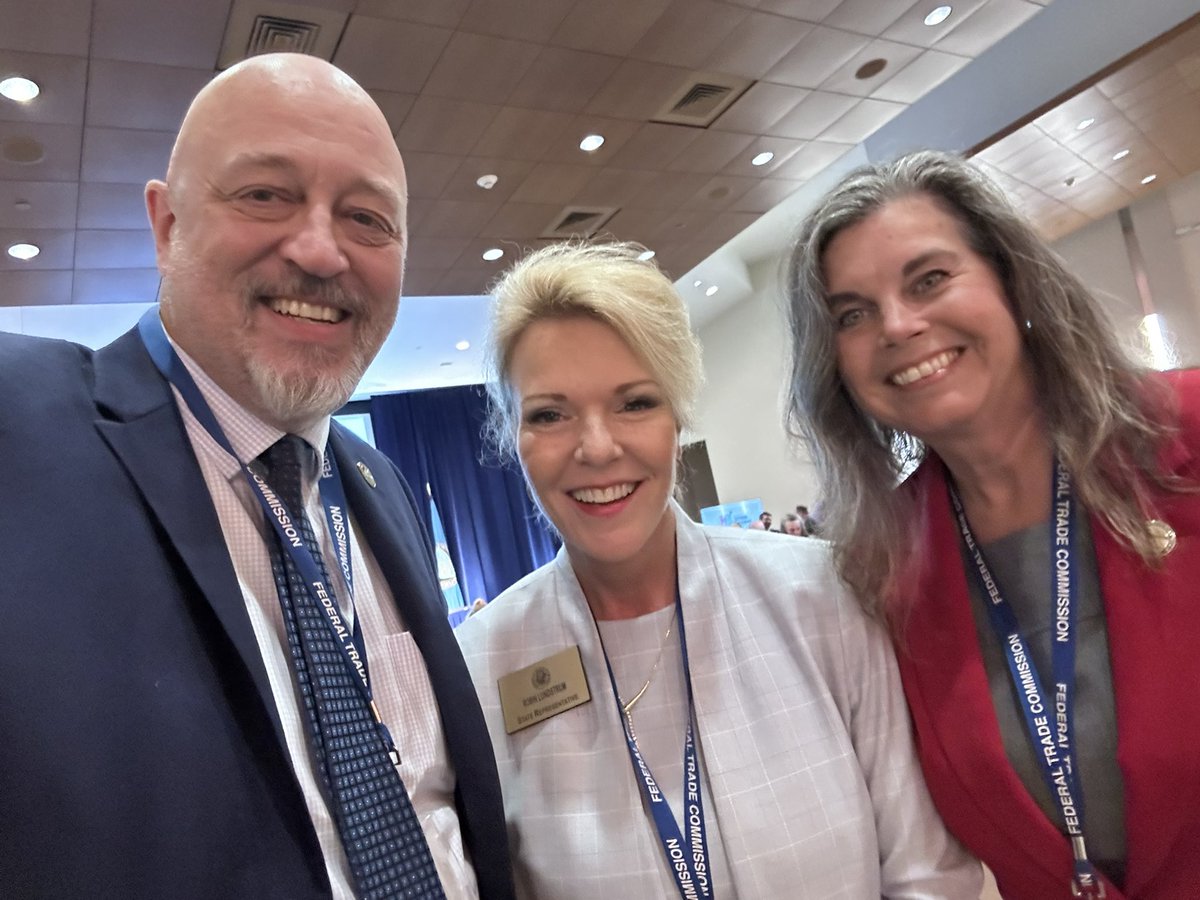 Lear4Liberty's tweet image. In DC today with @clickforohio and my husband, by invitation, to work with the Federal Trade Commission, whistleblowers, detansitioners, parents, doctors and psychiatrists to protect children from money grabbers who want to sterilize and mutilate our kids! Thank God for @POTUS ‼️
