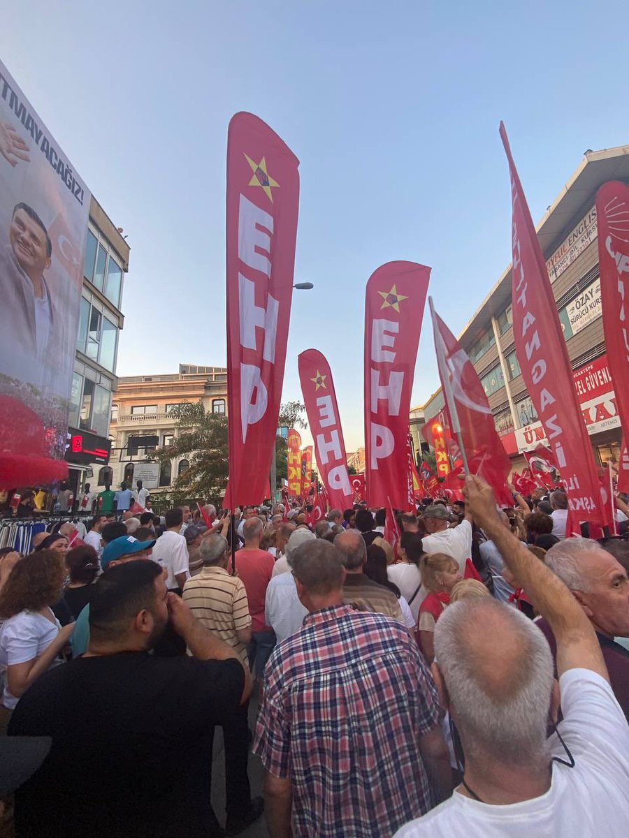 🔴 Kurtuluş yok tek başına! 

İktidarın baskısı, sarayına yargısıyla halkın iradesine yapılan saldırılara karşı omuz omuza mücadeleye devam ediyoruz. 

📍Sancaktepe