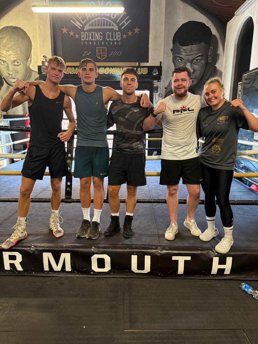 “Different paths, same purpose.”
Pros @beausmith_101 @gemmarichardson_ and @johnjoe_carrigan_1 were joined by @williamspald1ng and @kierangorman7 for tonight’s session! 

@anth_kelly_ 
@johnstubbsy 

Team sponsor @team_surface_smart